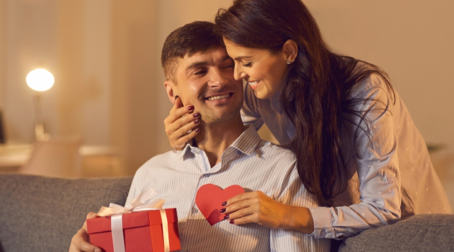Valentinstag Geschenke von ihr für ihn